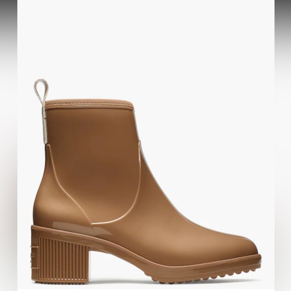 Kate Spade puddle rain boot in rustic neutral 👢